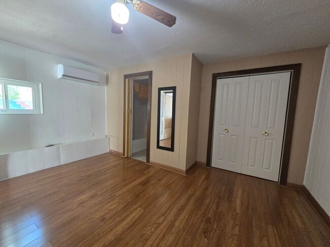 Building Photo - 404 E Hopi St