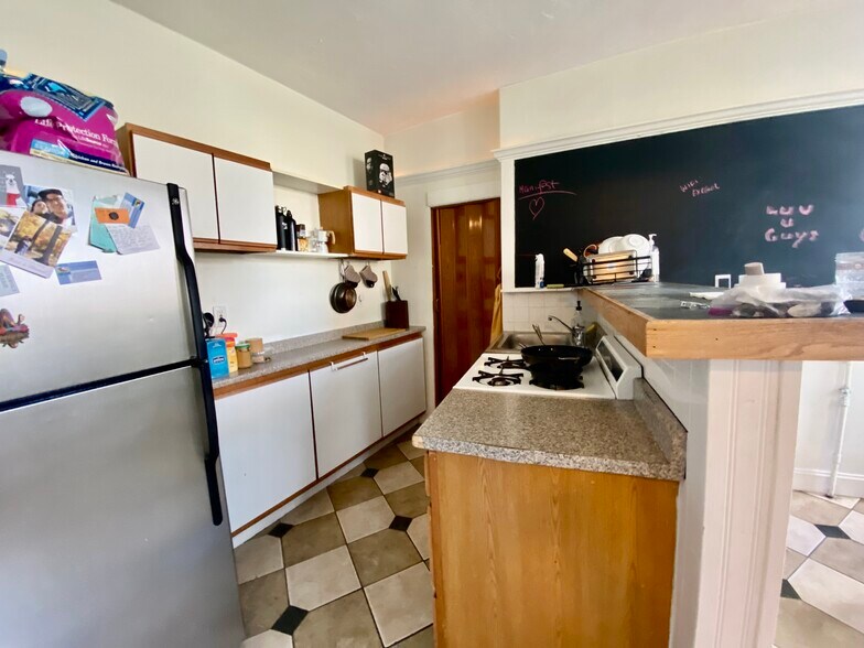 Building Photo - 5 Braemore Rd