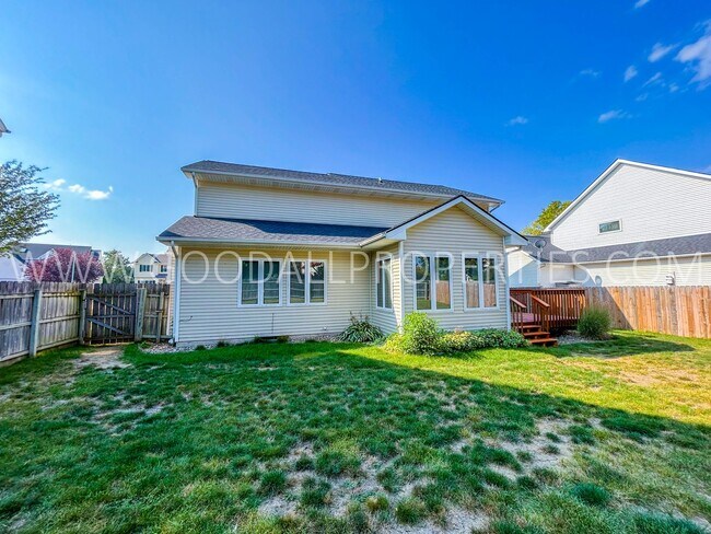 Building Photo - 3 Bedroom Single-Family home in West Des Moines with a fully fenced in yard!