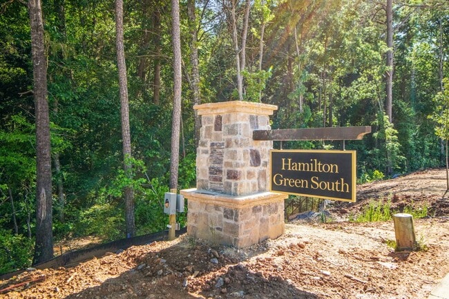 Building Photo - Brand New 5 Bedroom 3 full baths