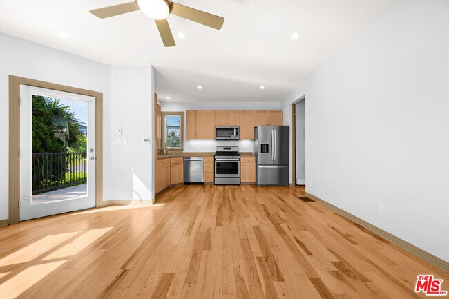 Building Photo - 9056 Hubbard St