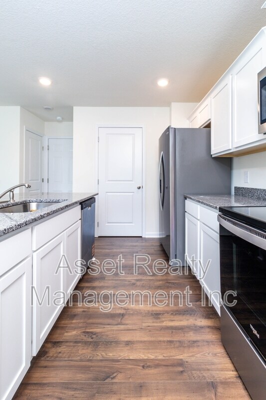 Building Photo - 2076 Southwood Cir