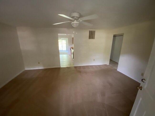 Building Photo - 8763 Meadowcreek Dr