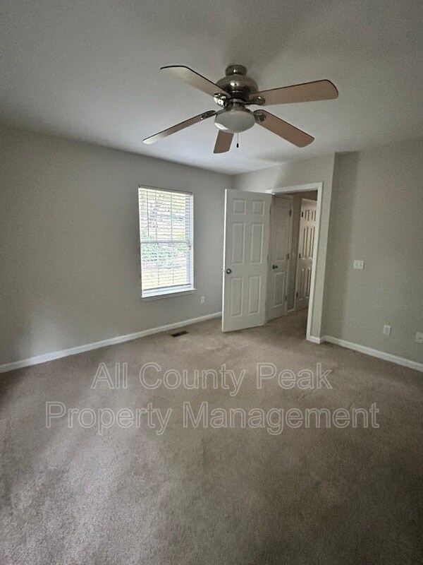 Building Photo - 3532 Dell Trail