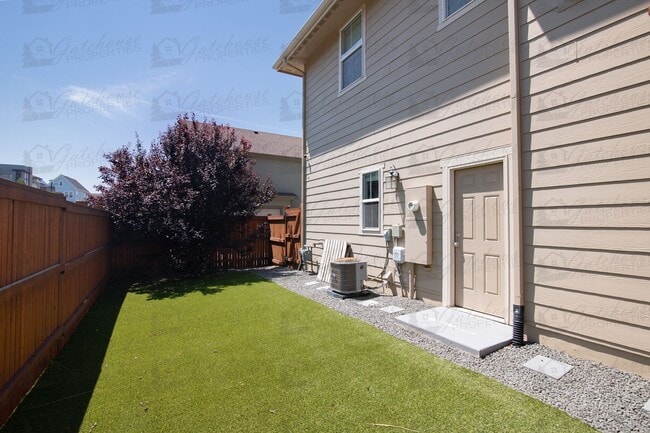 Building Photo - 10294 E 59th Ave