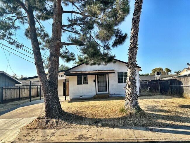 Building Photo - 132 W Deltha Ave