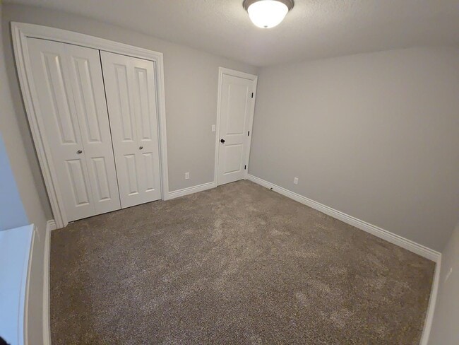Building Photo - Spacious 5 Bedroom • 3 Bathroom Home in US...