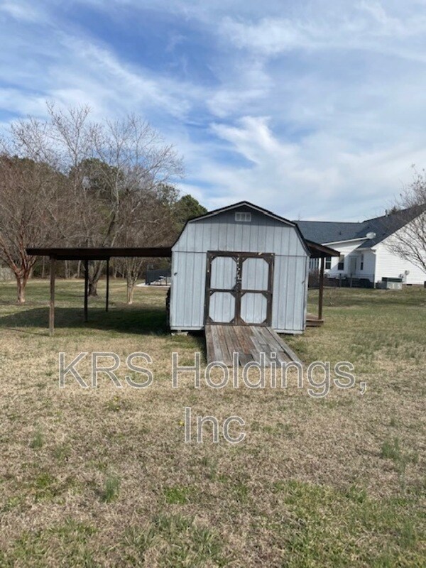 Building Photo - 1617 Mudham Rd