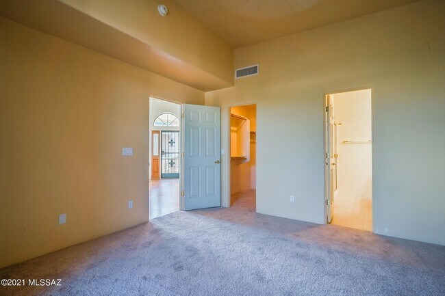 Building Photo - 2421 W Via Di Silvio