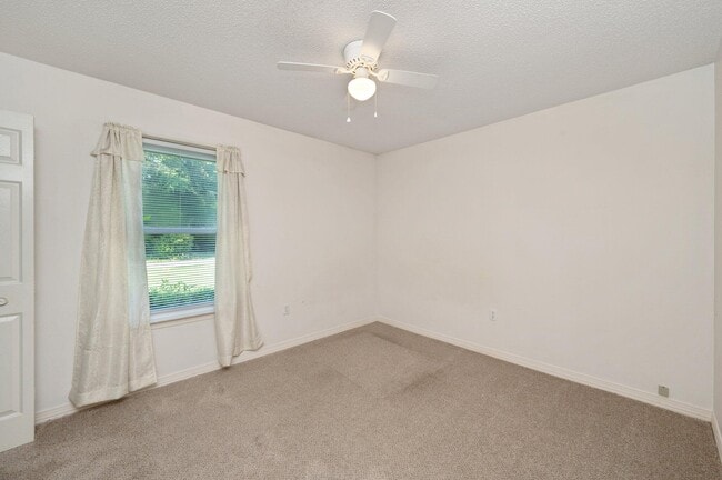 Building Photo - 4253 Antioch Rd