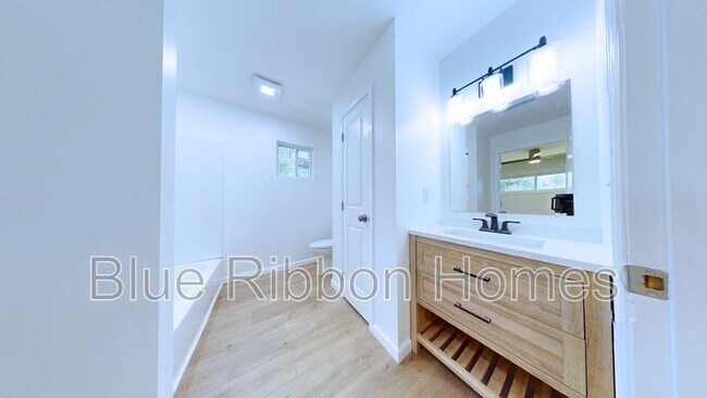 Building Photo - 2506 Byington Beaver Ridge Rd