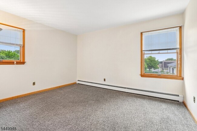Building Photo - 488 Cedar Ln