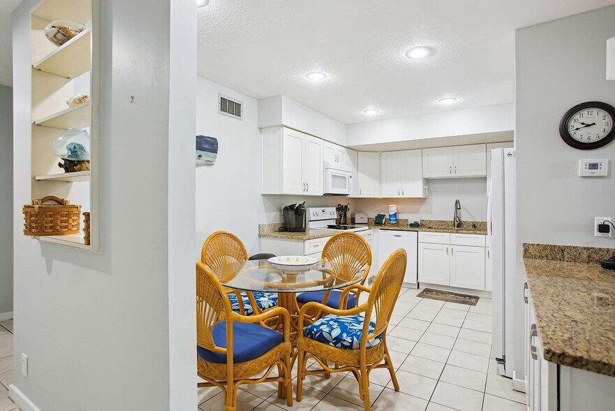 Building Photo - 180 Ocean Hibiscus Dr