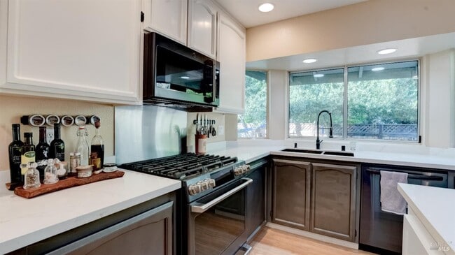 Building Photo - 5270 Arnica Way