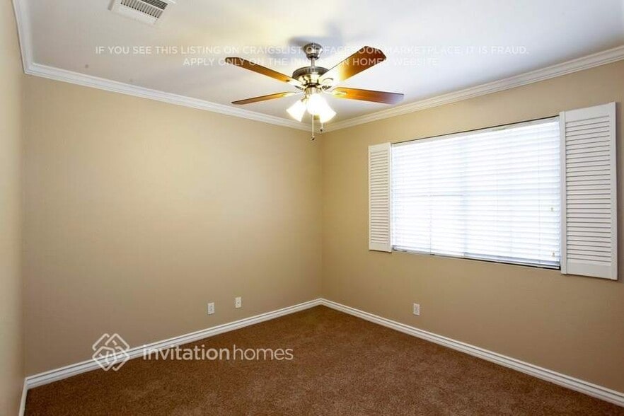 Building Photo - 5910 Red Dawn St