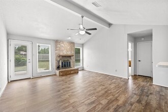 Building Photo - 10219 Staghill Dr