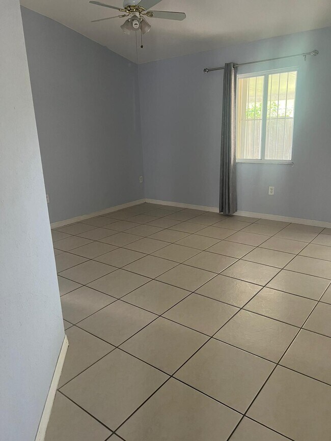Building Photo - 3004 San Remo Cir