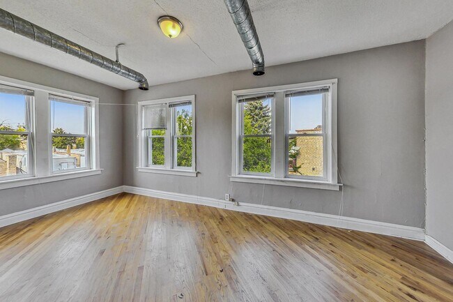 Building Photo - 2444 N Campbell Ave