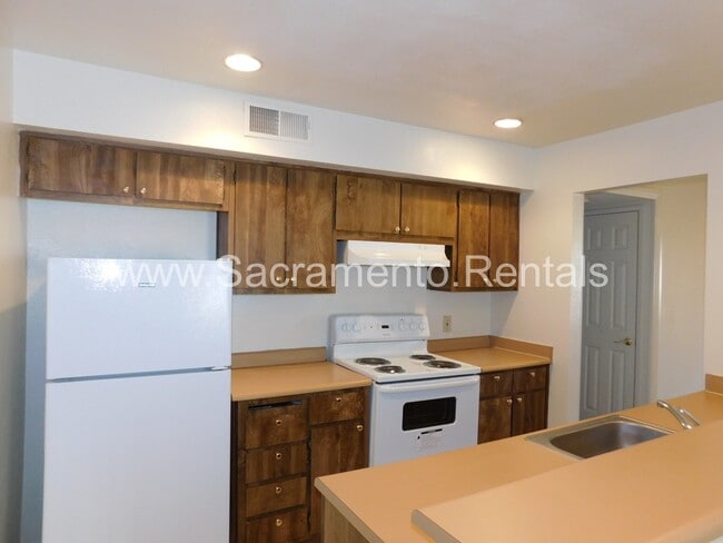 Building Photo - 750 Del Verde Cir