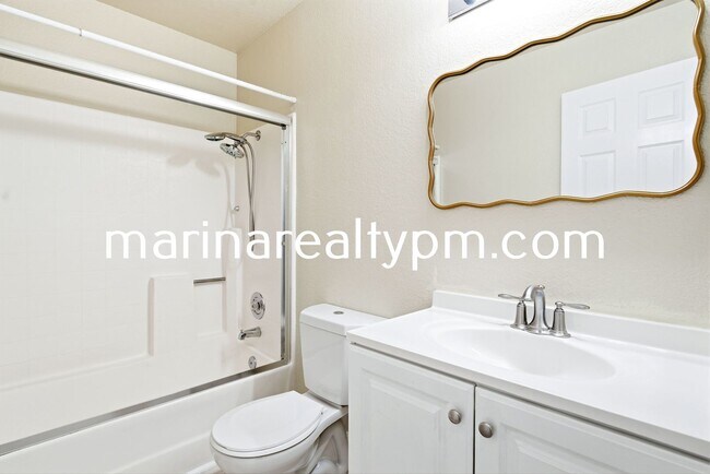 Building Photo - Home Sweet home-Beautiful remolded 3 bedroom 2 bathroom
