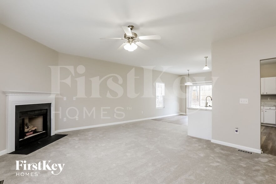 Building Photo - 708 Marjam Ln