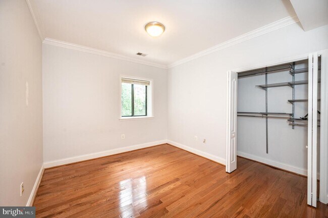 Building Photo - 1437 Spring Rd NW