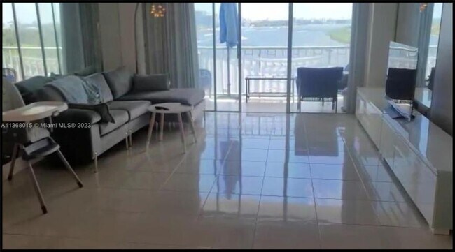 Building Photo - 2 bedroom in Sunny Isles Beach FL 33160