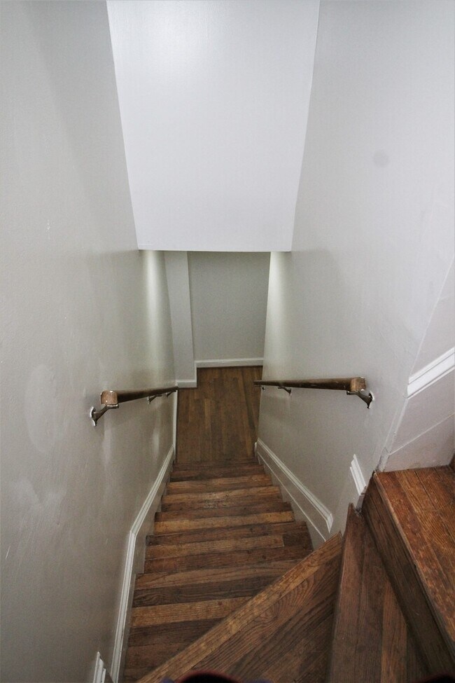 Building Photo - 1511 Bolton St