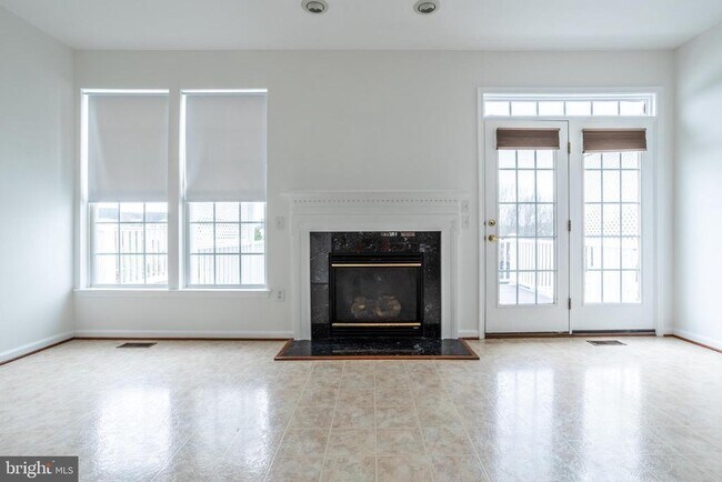 Building Photo - 9314 Penrose St