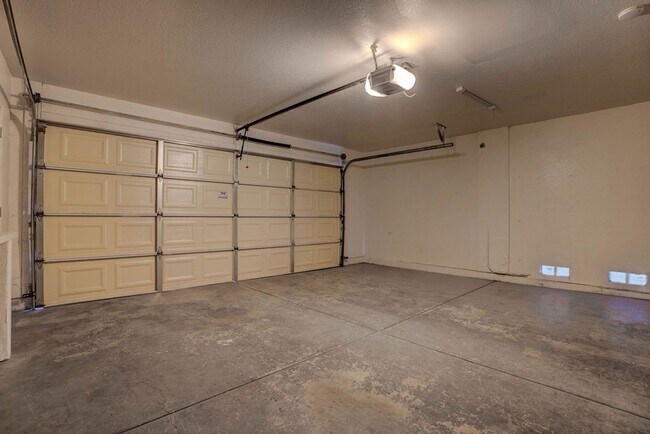 Building Photo - 2205 Riderwood Ave