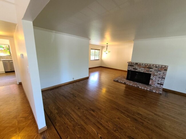 Building Photo - 717 Melissa Ct