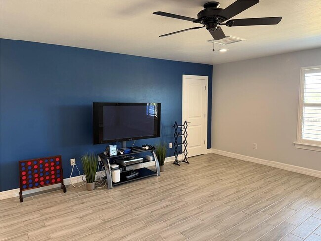 Building Photo - 2599 Marton Oak Blvd