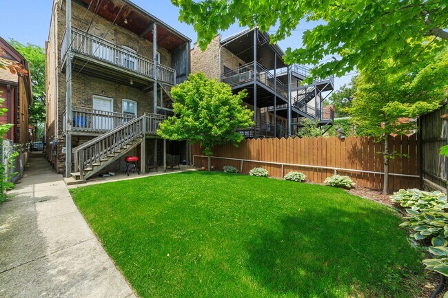 Building Photo - 921 S Oakley Blvd