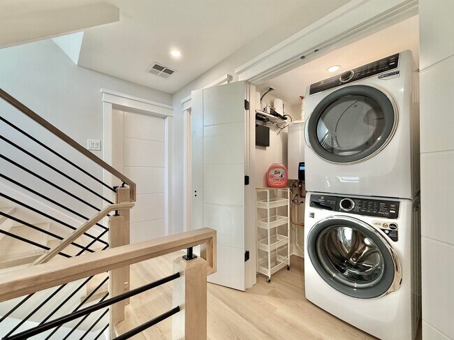 Building Photo - 100 S Frontenac Ave