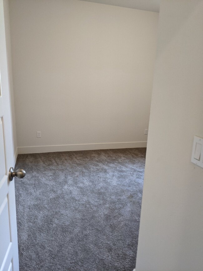 Building Photo - 2312 Vaca Way