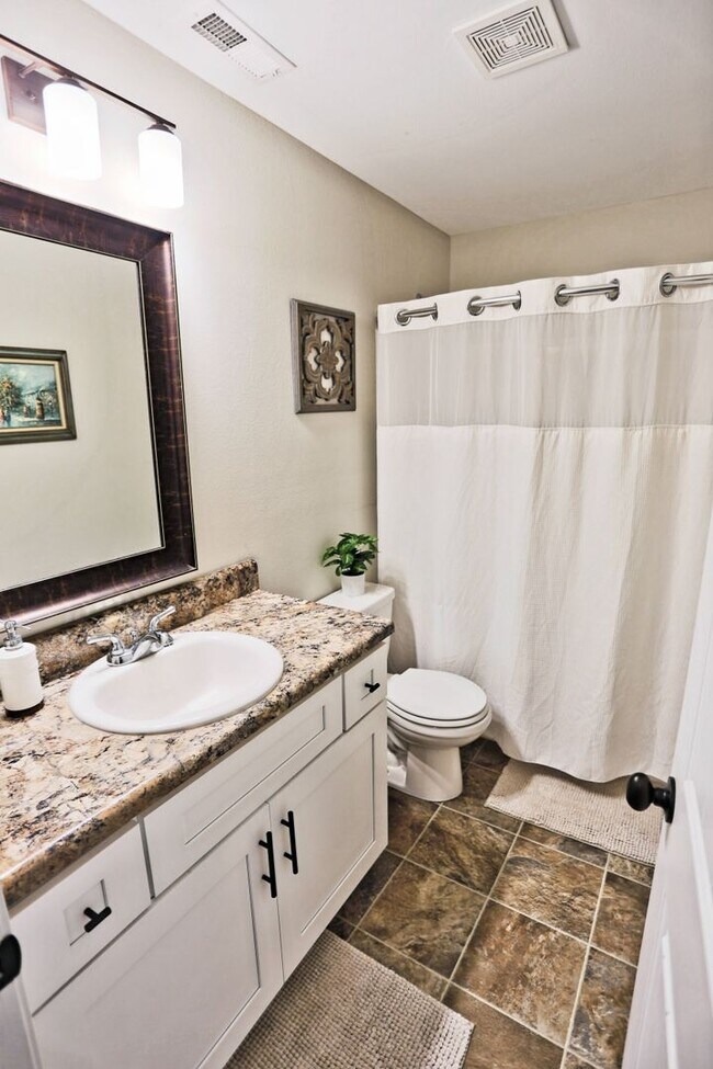 Building Photo - 1328 Black Oak Cir