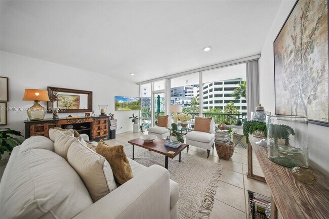 Building Photo - 1408 Brickell Bay Dr