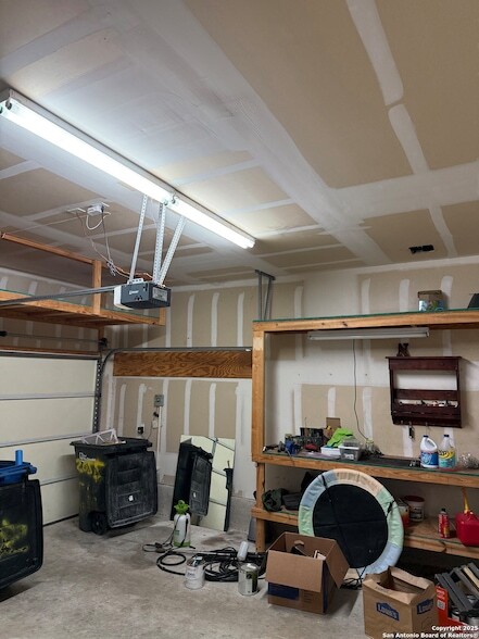 Building Photo - 2055 Trumans Hl