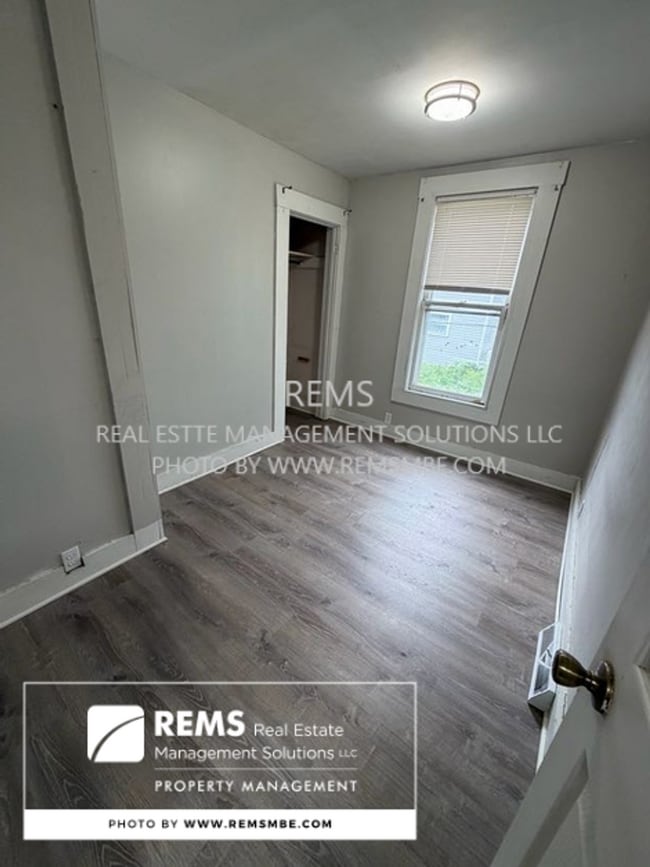 Building Photo - 947 Williamson St