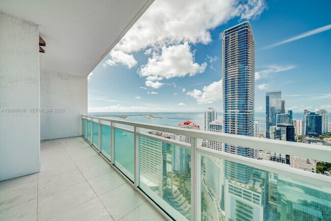 Building Photo - 950 Brickell Bay Dr