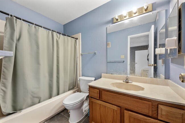 Building Photo - 7617 Cambridge St