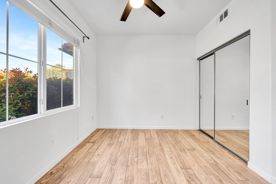 Building Photo - 23904 Calle del Sol Dr