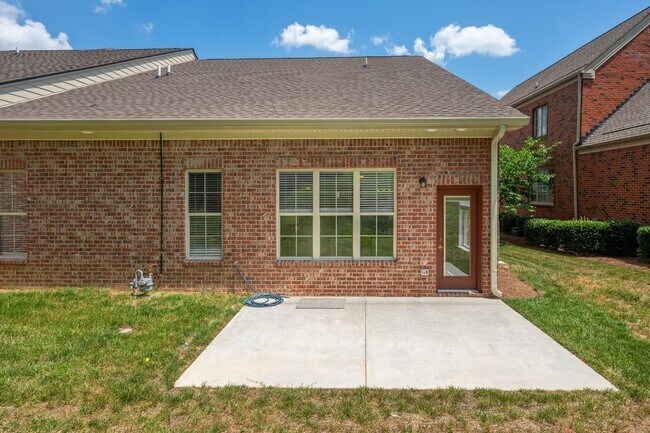 Building Photo - FOR LEASE - NEW BUILD TOWNHOME LOCATED IN ...