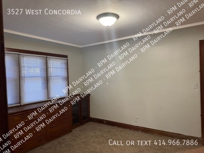 Building Photo - 3527 West Concordia-