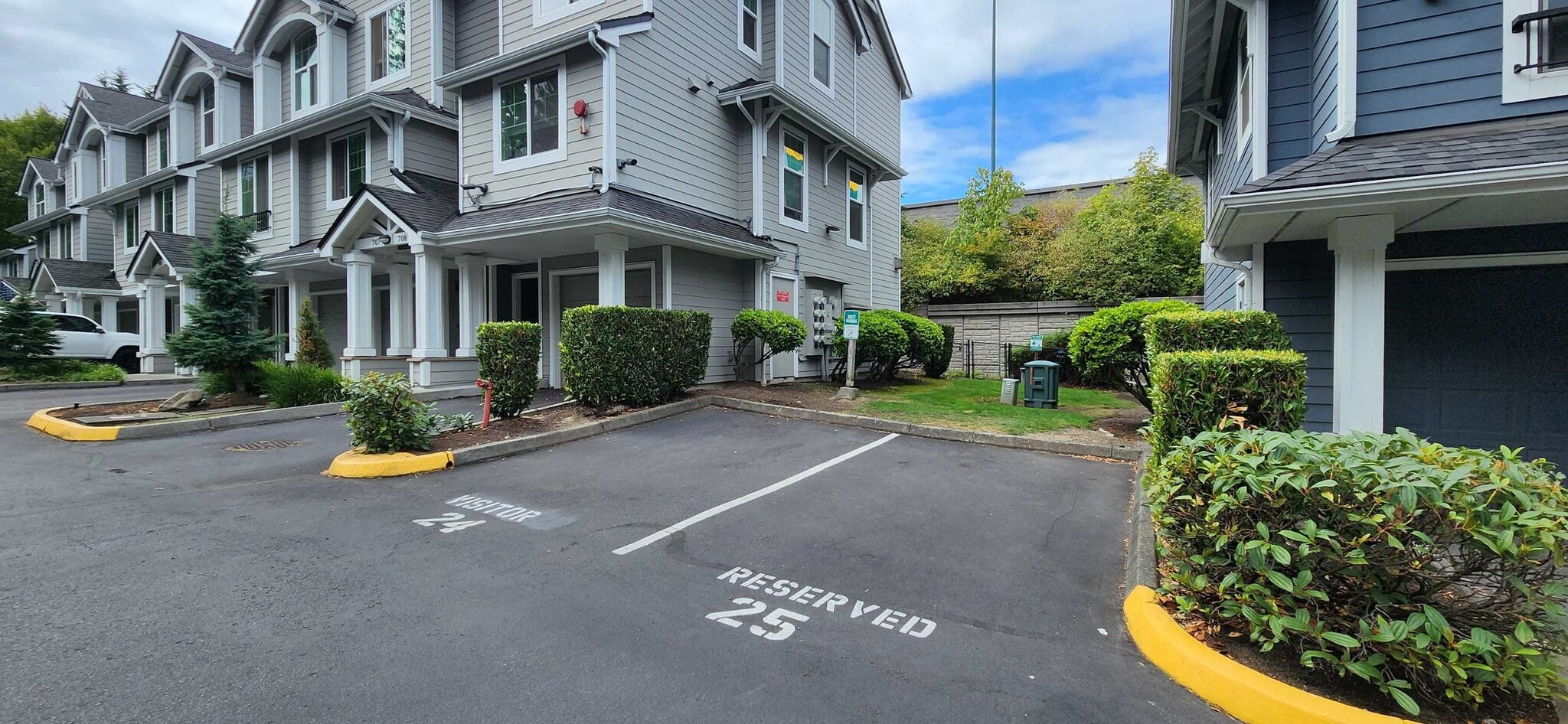 Building Photo - 16125 Juanita Woodinville Way NE