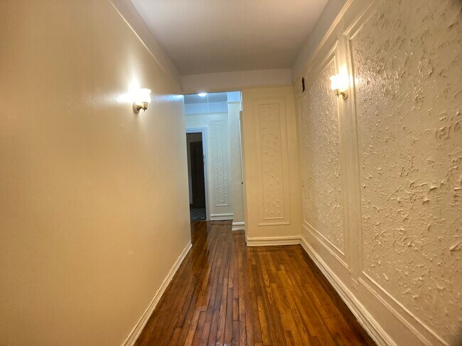 Building Photo - 4530 Broadway