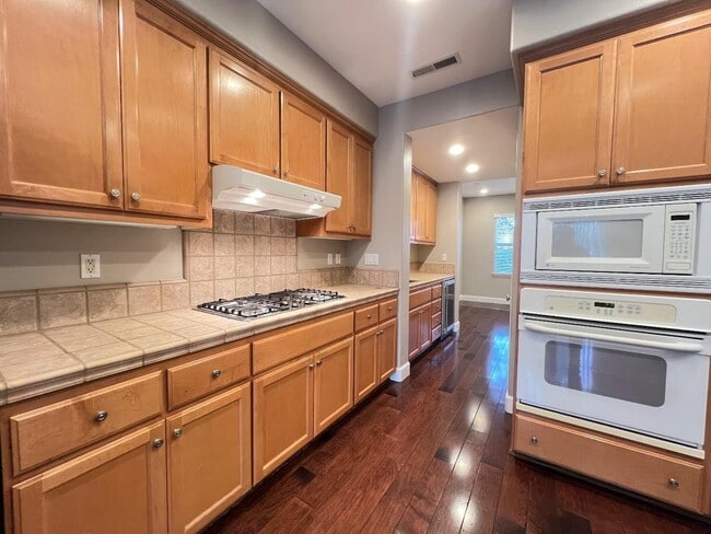 Building Photo - 4102 Voltaire St