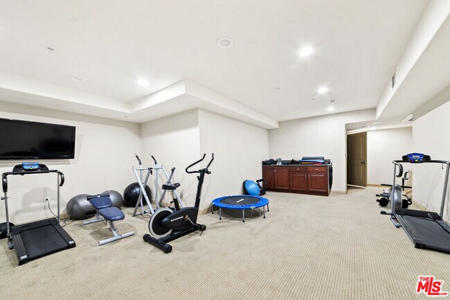 Building Photo - 8541 Alcott St