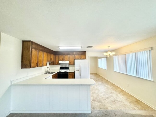 Building Photo - 135 Perdido Cir