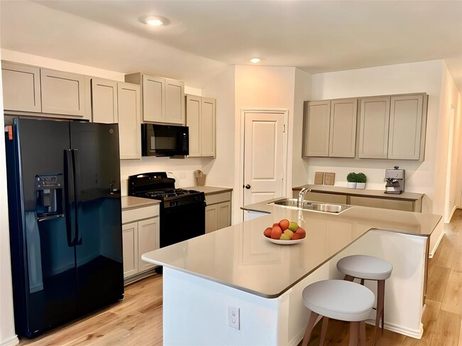 Building Photo - 332 Sonterra Dr
